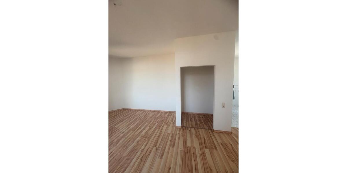 Etagenwohnung Reichenbach im Vogtland - 2 Zimmer, 51 m&sup2;, 290&euro; | Angebot:25902760