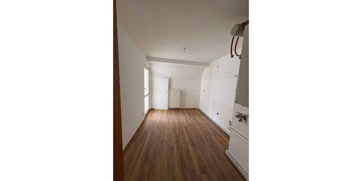 Etagenwohnung Plauen Westend - 2 Zimmer, 77 m&sup2;, 380&euro; | Angebot:25780006