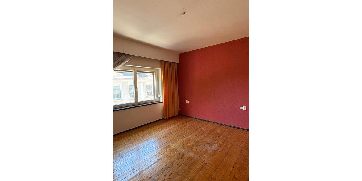 Reihenhaus Reichenbach im Vogtland - 6 Zimmer, 140 m&sup2;, 142.000&euro; | Angebot:25418602