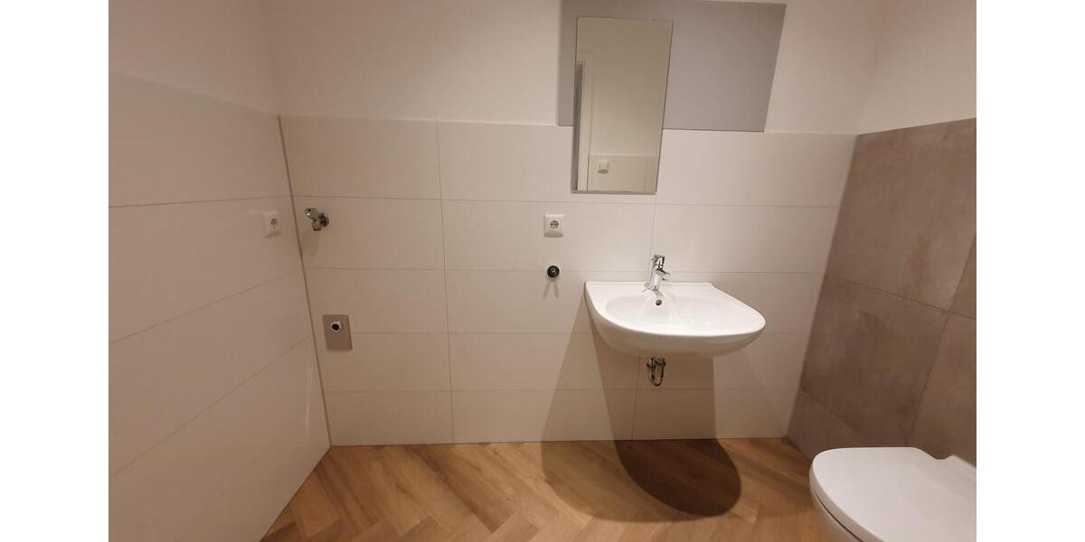 Etagenwohnung Plauen - 5 Zimmer, 163 m&sup2;, 1.250&euro; | Angebot:23390857