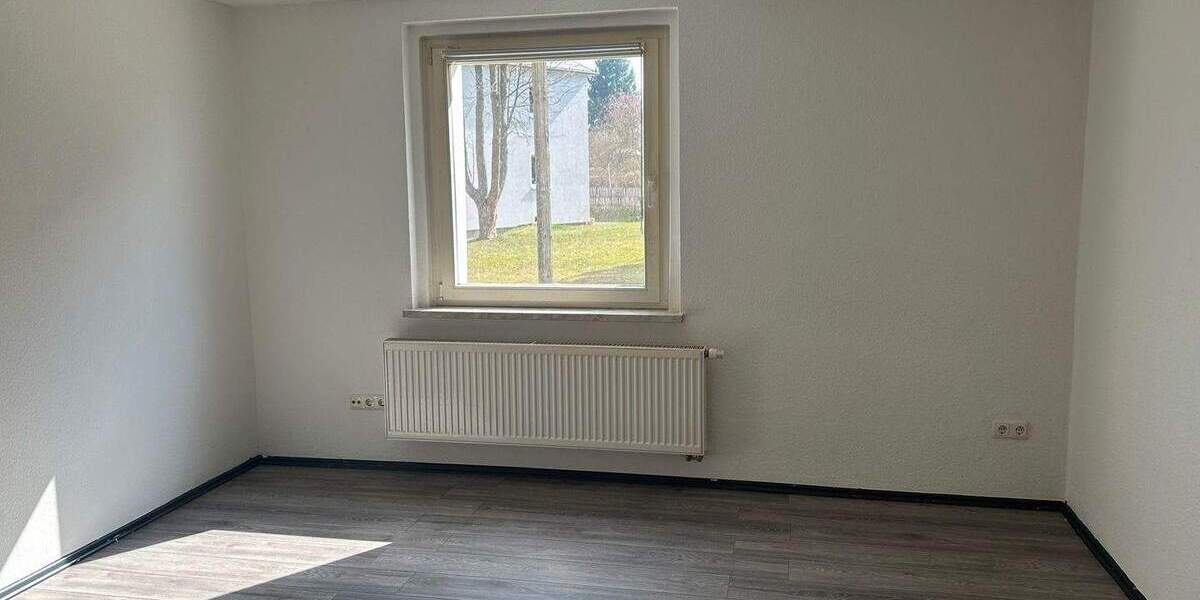 Etagenwohnung Netzschkau - 2 Zimmer, 53 m&sup2;, 266&euro; | Angebot:25879192