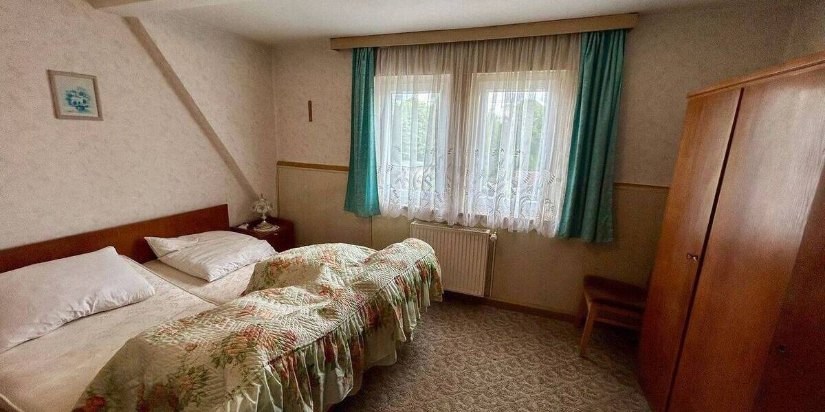 Einfamilienhaus Falkenstein - 7 Zimmer, 95 m&sup2;, 80.000&euro; | Angebot:26741161