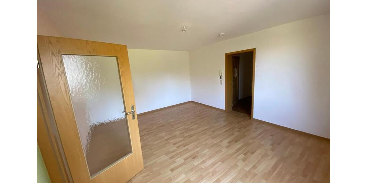 Etagenwohnung Reichenbach im Vogtland - 2 Zimmer, 49 m&sup2;, 225&euro; | Angebot:17237384