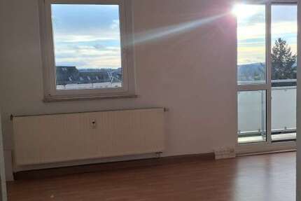 Wohnung Plauen Neundorfer Vorstadt - 3 Zimmer, 58 m&sup2;, 378&euro; | Angebot:26095588