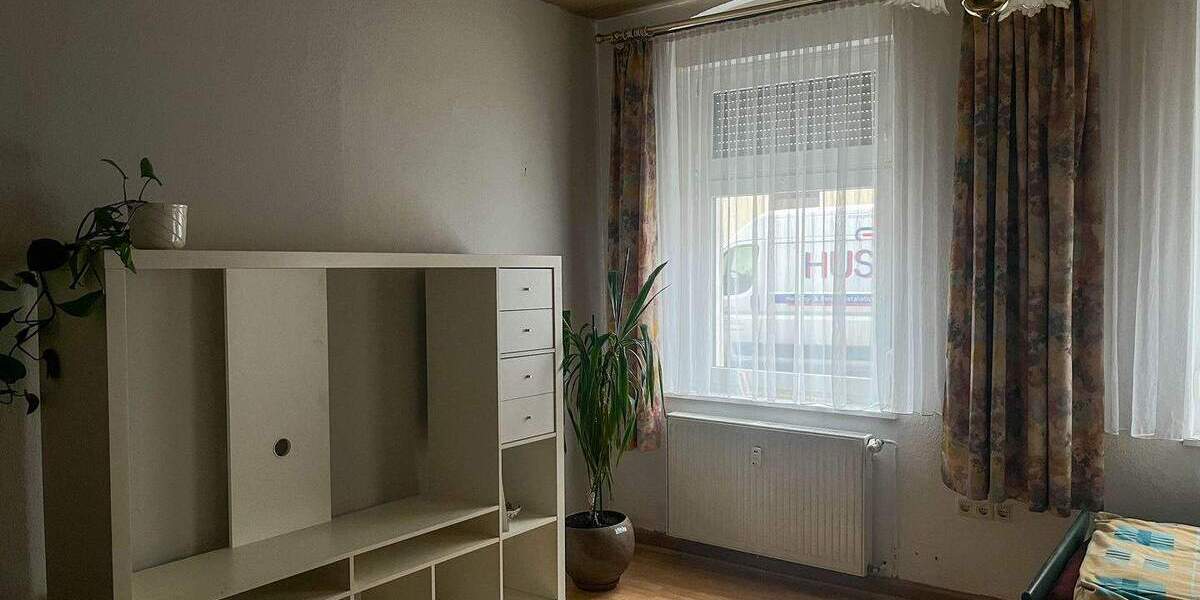 Mehrfamilienhaus, Wohnhaus Netzschkau - 8 Zimmer, 147 m&sup2;, 60.000&euro; | Angebot:25695885