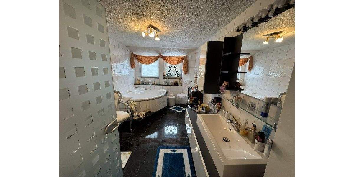 Einfamilienhaus Reichenbach - 6 Zimmer, 253 m&sup2;, 399.000&euro; | Angebot:25738178