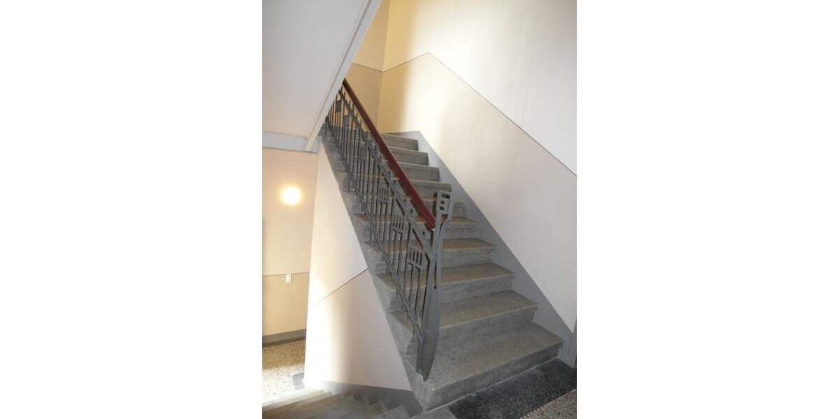 Etagenwohnung Plauen Westend - 7 Zimmer, 179 m&sup2;, 235.000&euro; | Angebot:25910395