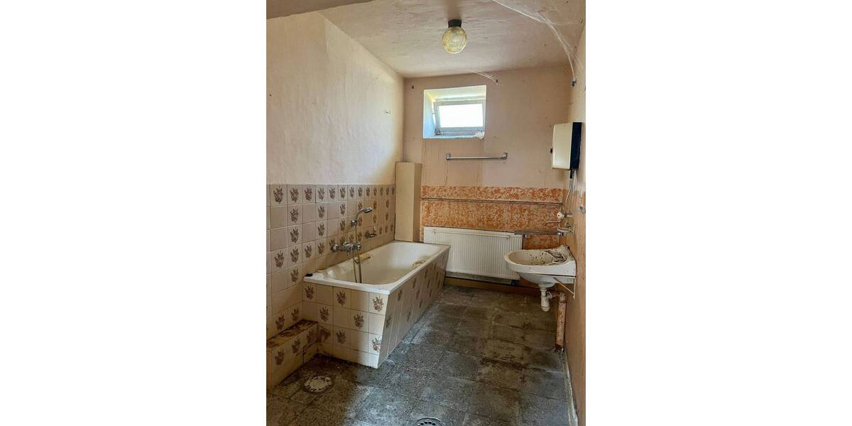 Einfamilienhaus Falkenstein Oberlauterbach - 8 Zimmer, 110 m&sup2;, 55.000&euro; | Angebot:25929611