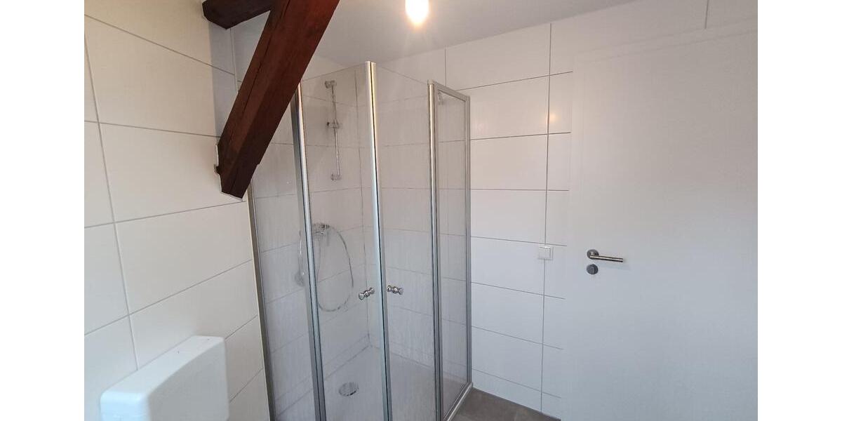 Dachgeschoßwohnung Reichenbach im Vogtland - 3 Zimmer, 74 m&sup2;, 450&euro; | Angebot:25219041