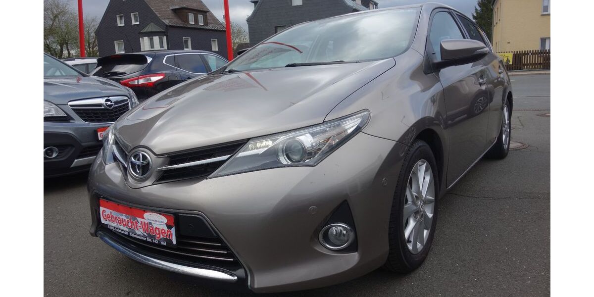 Toyota Auris 272.000 km 4.490 &euro; Hof 95030