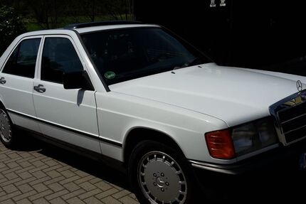 Mercedes-Benz 190 139.625 km 7.900 &euro; Mühlental-Elstertal 08626