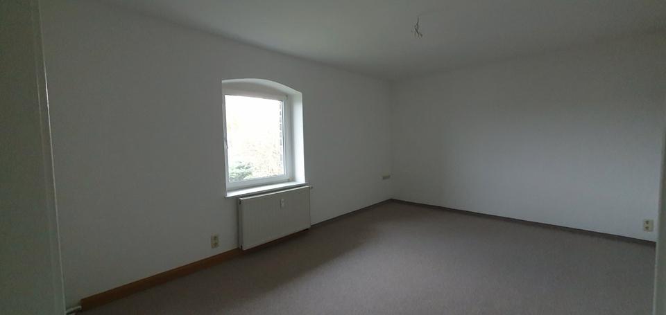 Etagenwohnung Plauen Haselbrunn - 2 Zimmer, 63 m&sup2;, 240&euro; | Angebot:25975807