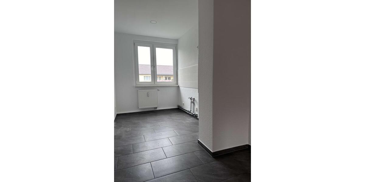 Etagenwohnung Lengenfeld - 3 Zimmer, 62 m&sup2;, 385&euro; | Angebot:25628122