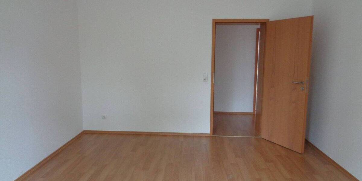 Etagenwohnung Plauen Westend - 3 Zimmer, 81 m&sup2;, 535&euro; | Angebot:26740399