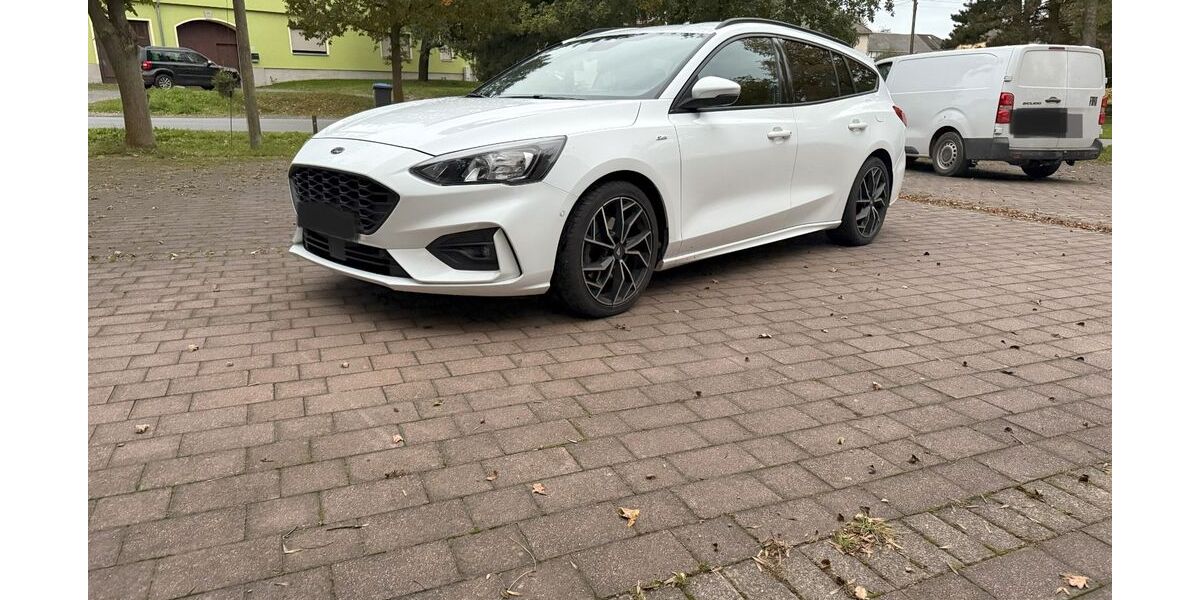 Ford Focus 133.000 km 12.500 &euro; Auma-Weidatal 07955