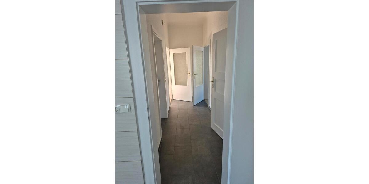 Etagenwohnung Greiz - 2 Zimmer, 65 m&sup2;, 380&euro; | Angebot:26041696