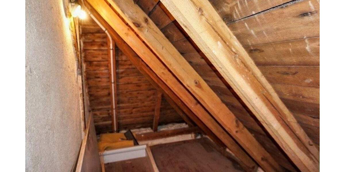 Einfamilienhaus Markneukirchen - 9 Zimmer, 245 m&sup2;, 185.000&euro; | Angebot:25662090