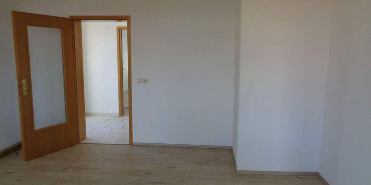 Etagenwohnung Plauen Westend - 4 Zimmer, 108 m&sup2;, 440&euro; | Angebot:25687459