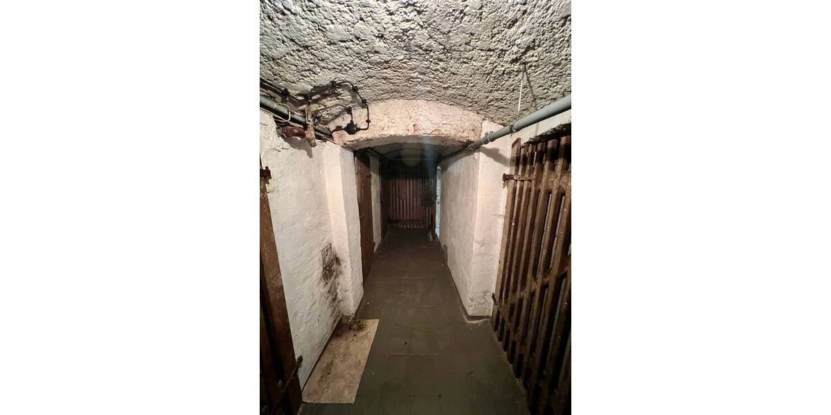 Mehrfamilienhaus, Wohnhaus Oelsnitz - 2 Zimmer, 400 m&sup2;, 65.000&euro; | Angebot:25781127