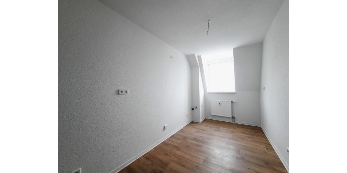 Dachgeschoßwohnung Plauen Bahnhofsvorstadt - 2 Zimmer, 54 m&sup2;, 261&euro; | Angebot:26020230