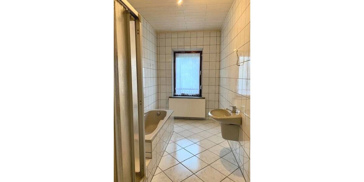 Doppelhaushälfte Reichenbach - 6 Zimmer, 165 m&sup2;, 98.000&euro; | Angebot:25662099