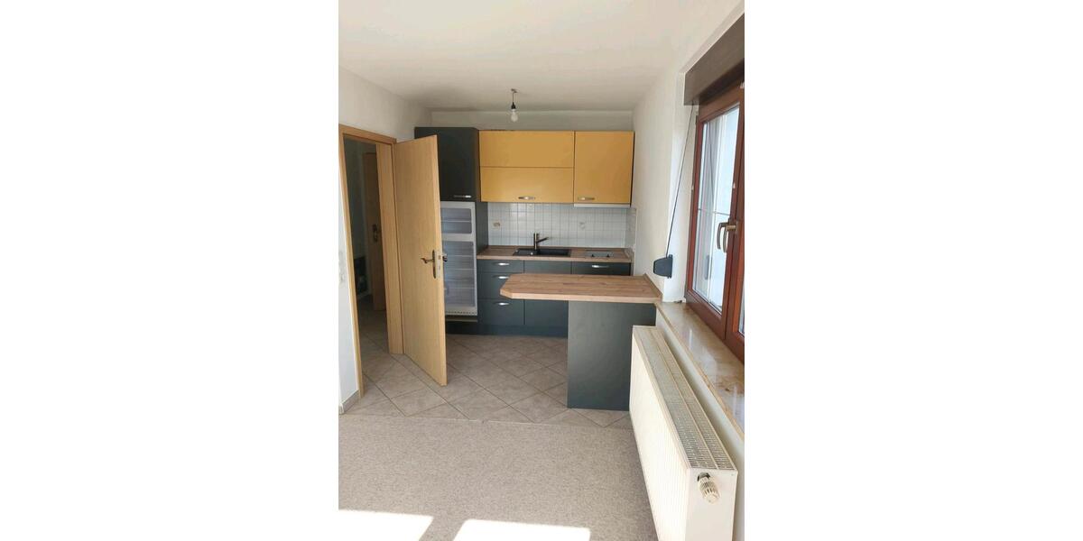 Erdgeschoßwohnung Greiz - 2 Zimmer, 45 m&sup2;, 390&euro; | Angebot:25858370