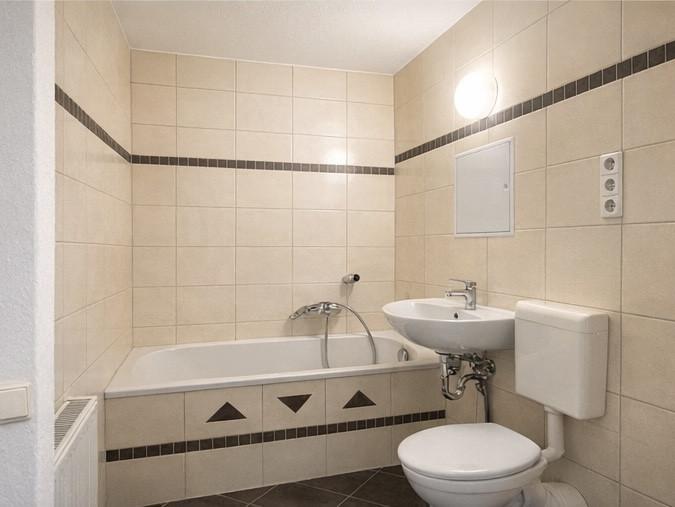 Etagenwohnung Plauen Alt Chrieschwitz - 3 Zimmer, 56 m&sup2;, 299&euro; | Angebot:25053035