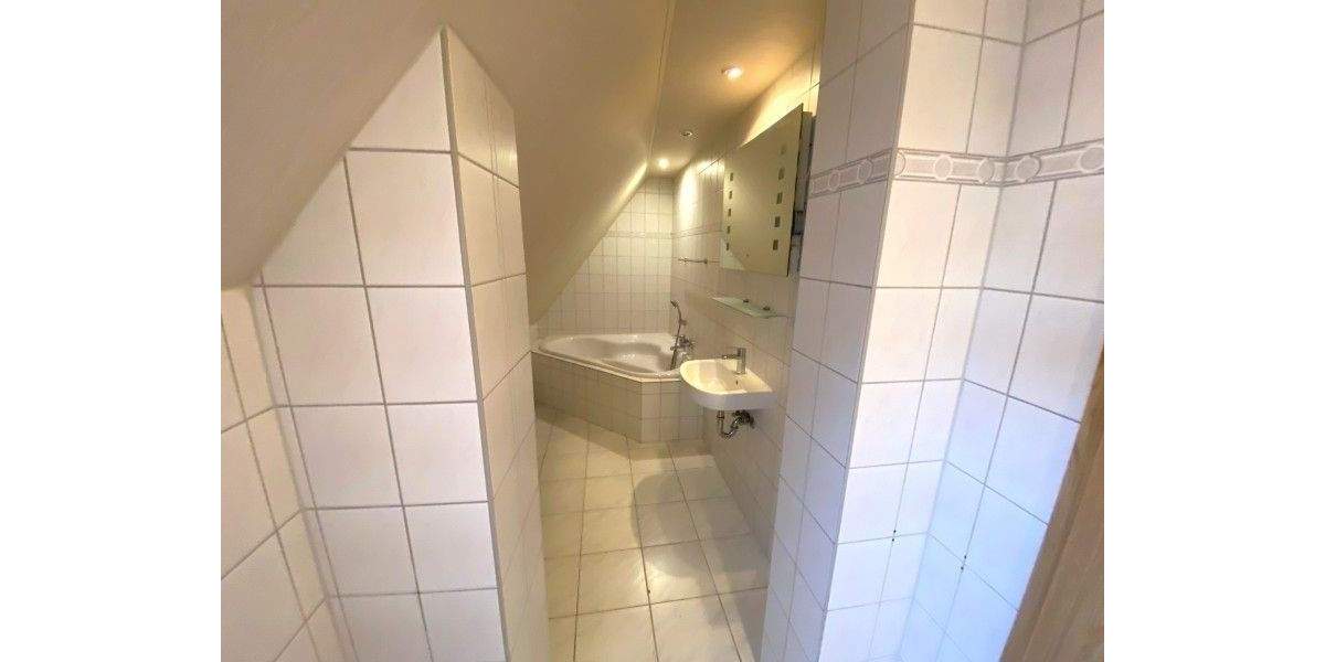 Etagenwohnung Greiz Irchwitz - 4 Zimmer, 116 m&sup2;, 500&euro; | Angebot:25691966