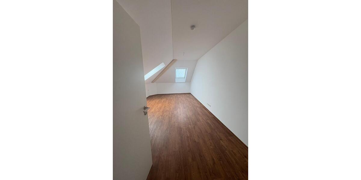 Etagenwohnung Auerbach/Vogtland Vogtland - 3 Zimmer, 102 m&sup2;, 750&euro; | Angebot:23844966