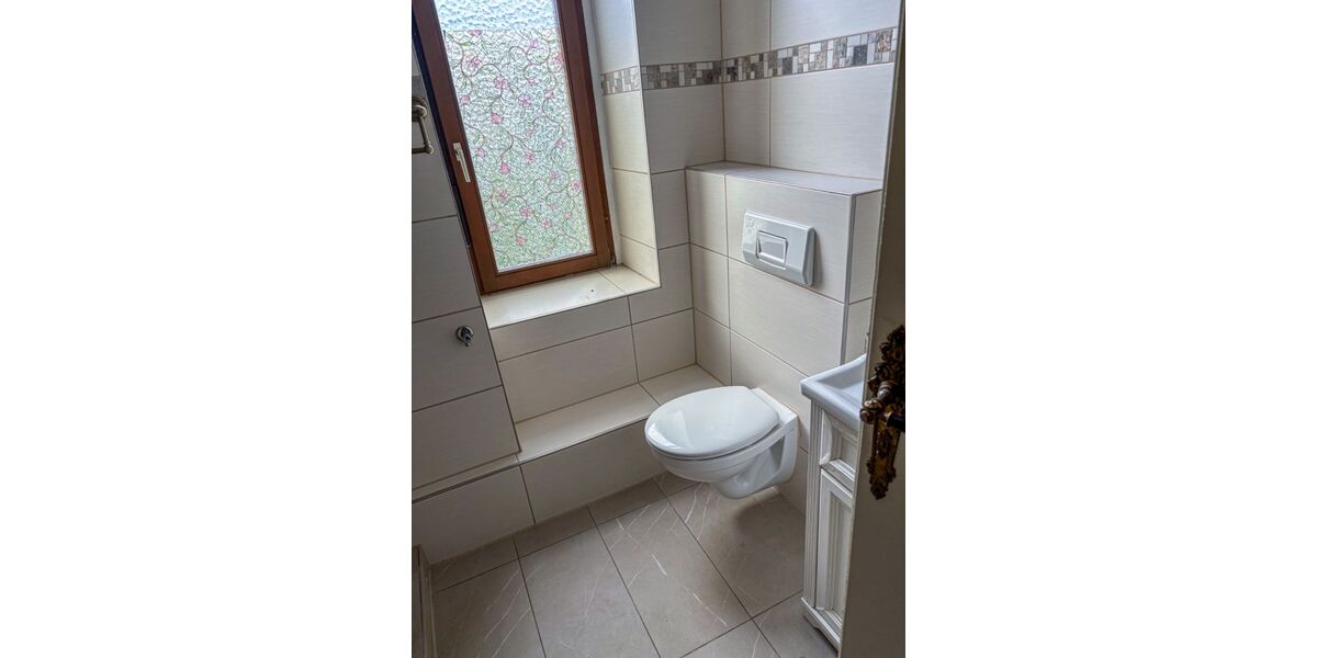 Großzügige 4 Zimmer Wohnung mit 185 qm - Etagenwohnung Reichenbach Rotschau | Angebot:25301003