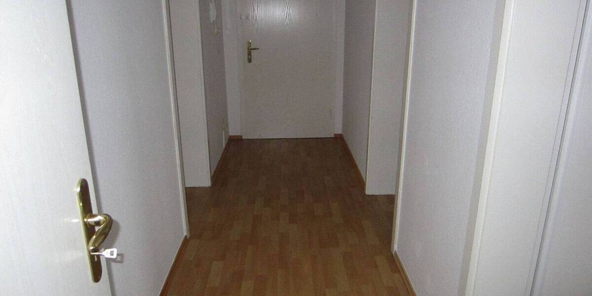 Etagenwohnung Plauen Stadtmitte - 3 Zimmer, 64 m&sup2;, 300&euro; | Angebot:25687456