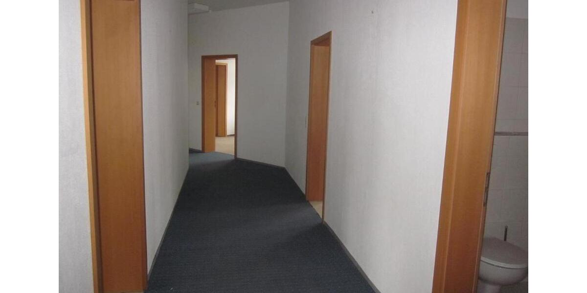 Etagenwohnung Plauen Altstadt - 5 Zimmer, 150 m&sup2;, 750&euro; | Angebot:25349247