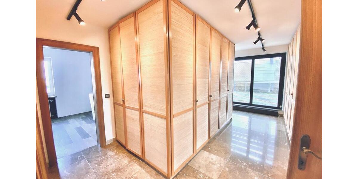 Einfamilienhaus Hof Neuhof - 5 Zimmer, 326 m&sup2;, 1.700&euro; | Angebot:26096955