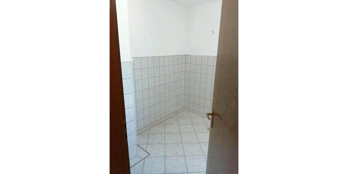 Etagenwohnung Treuen - 3 Zimmer, 83 m&sup2;, 32.500&euro; | Angebot:23229537