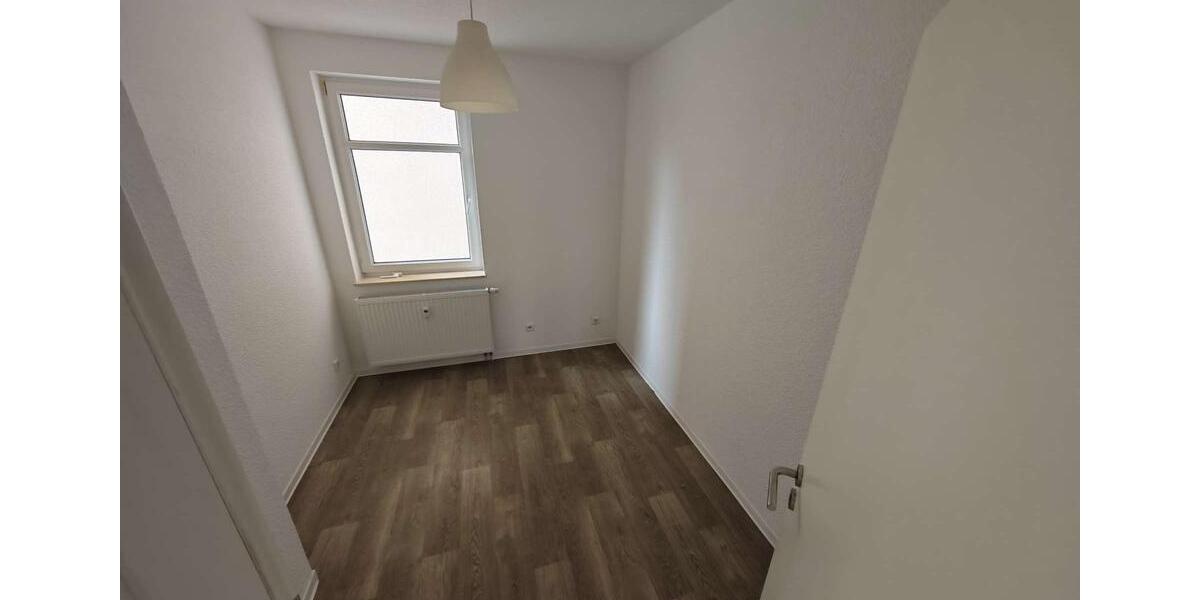 Etagenwohnung Plauen Alt Chrieschwitz - 3.5 Zimmer, 98 m&sup2;, 530&euro; | Angebot:25322161