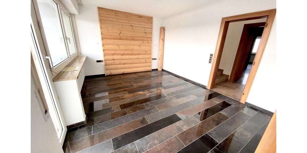 Einfamilienhaus Hof Neuhof - 5 Zimmer, 326 m&sup2;, 1.700&euro; | Angebot:26096955