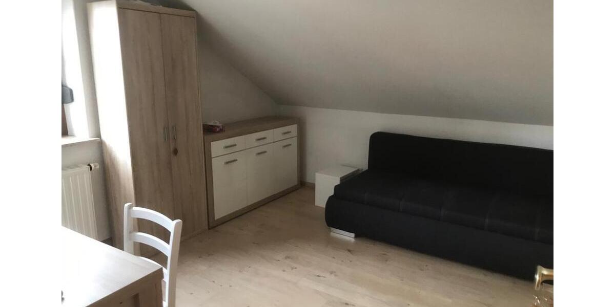 Dachgeschoßwohnung Rehau - 1 Zimmer, 20 m&sup2;, 345&euro; | Angebot:26278736