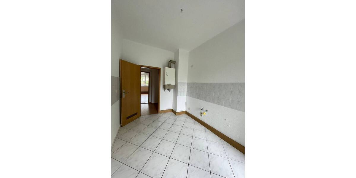 Etagenwohnung Plauen Stadtmitte - 3 Zimmer, 63 m&sup2;, 300&euro; | Angebot:25674922