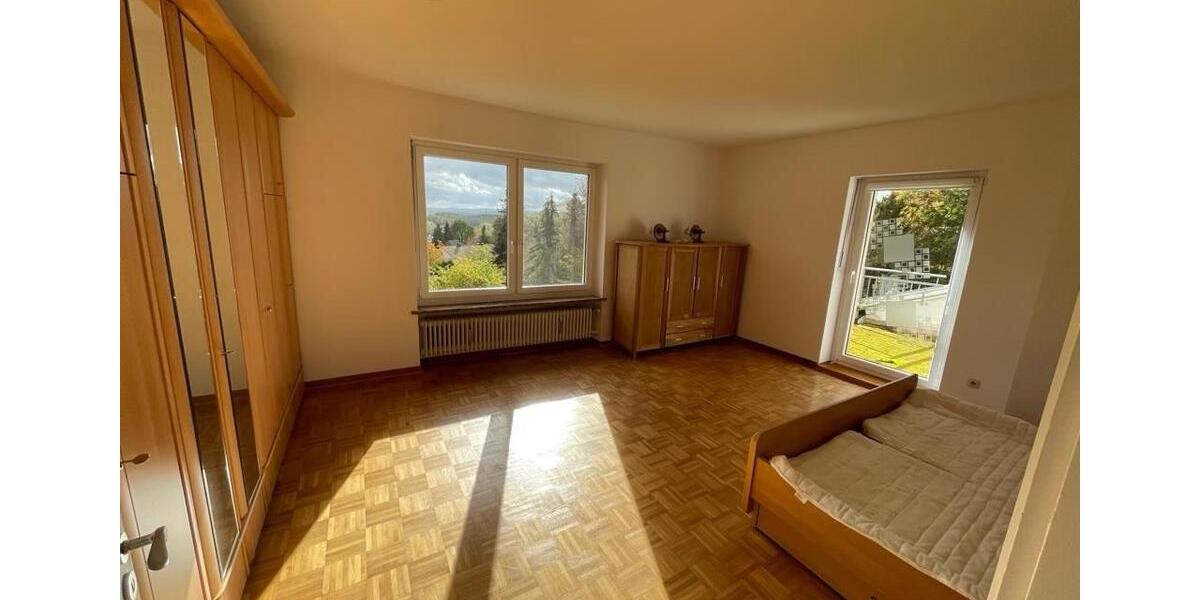 Einfamilienhaus Hof Christiansreuth - 9 Zimmer, 200 m&sup2;, 1.500&euro; | Angebot:26634673