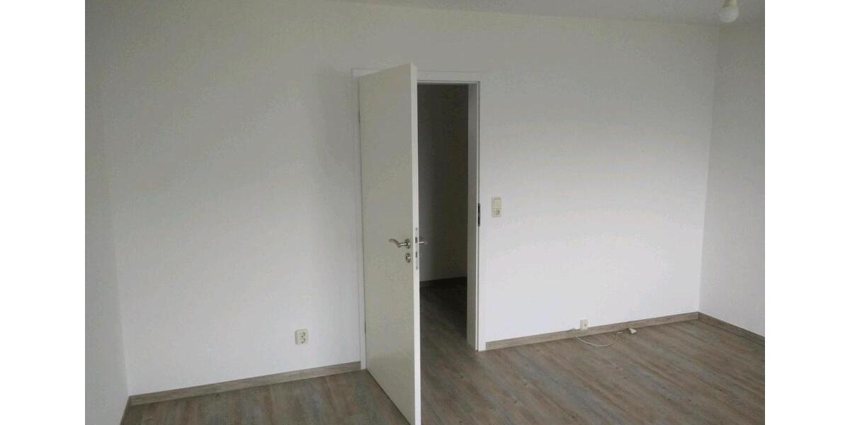 Etagenwohnung Greiz - 3 Zimmer, 65 m&sup2;, 550&euro; | Angebot:26049953