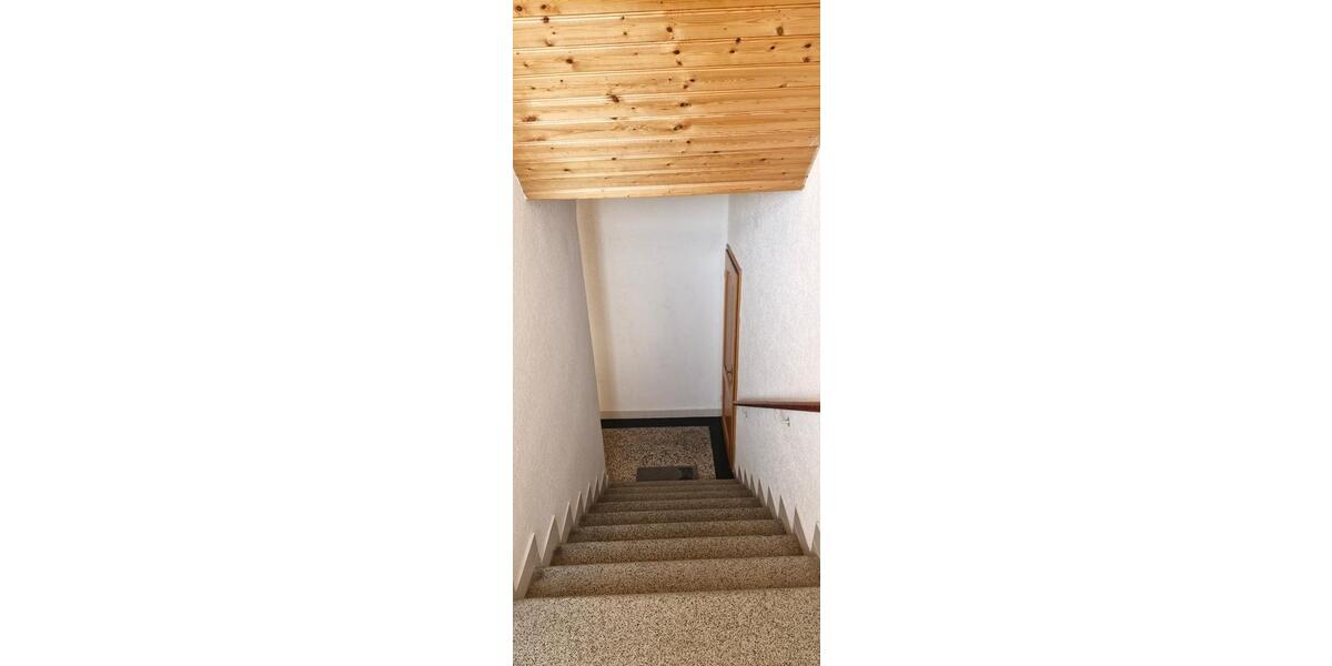 Reihenhaus Treuen - 8 Zimmer, 164 m&sup2;, 99.000&euro; | Angebot:26441438