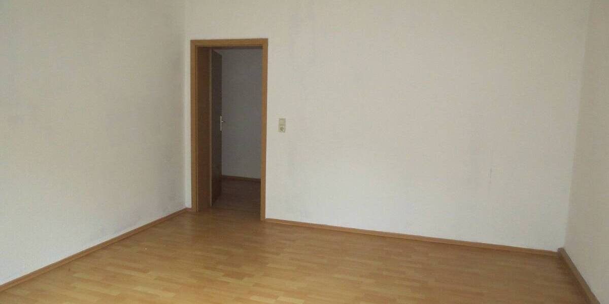 Etagenwohnung Plauen Stadtmitte - 3 Zimmer, 93 m&sup2;, 420&euro; | Angebot:25687458