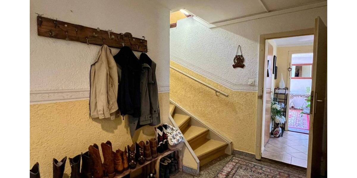 Einfamilienhaus Neustadt Poppengrün - 7 Zimmer, 110 m&sup2;, 93.000&euro; | Angebot:26247761