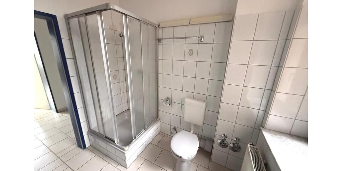 Erdgeschoßwohnung Reichenbach im Vogtland - 2 Zimmer, 70 m&sup2;, 330&euro; | Angebot:21558276