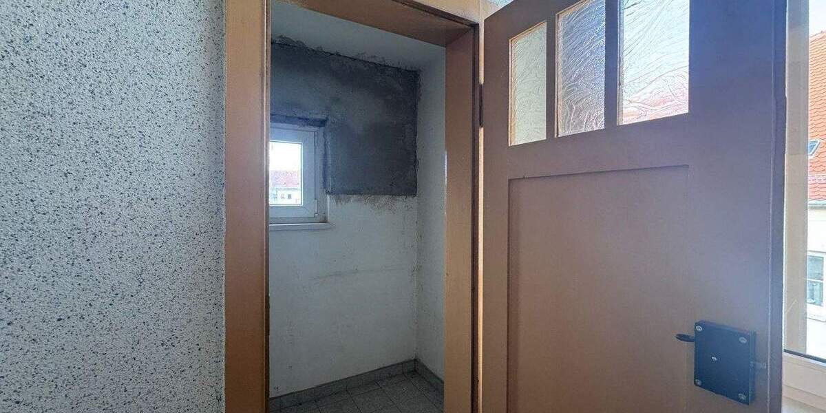 Etagenwohnung Plauen Stadtmitte - 2 Zimmer, 71 m&sup2;, 55.000&euro; | Angebot:25686174