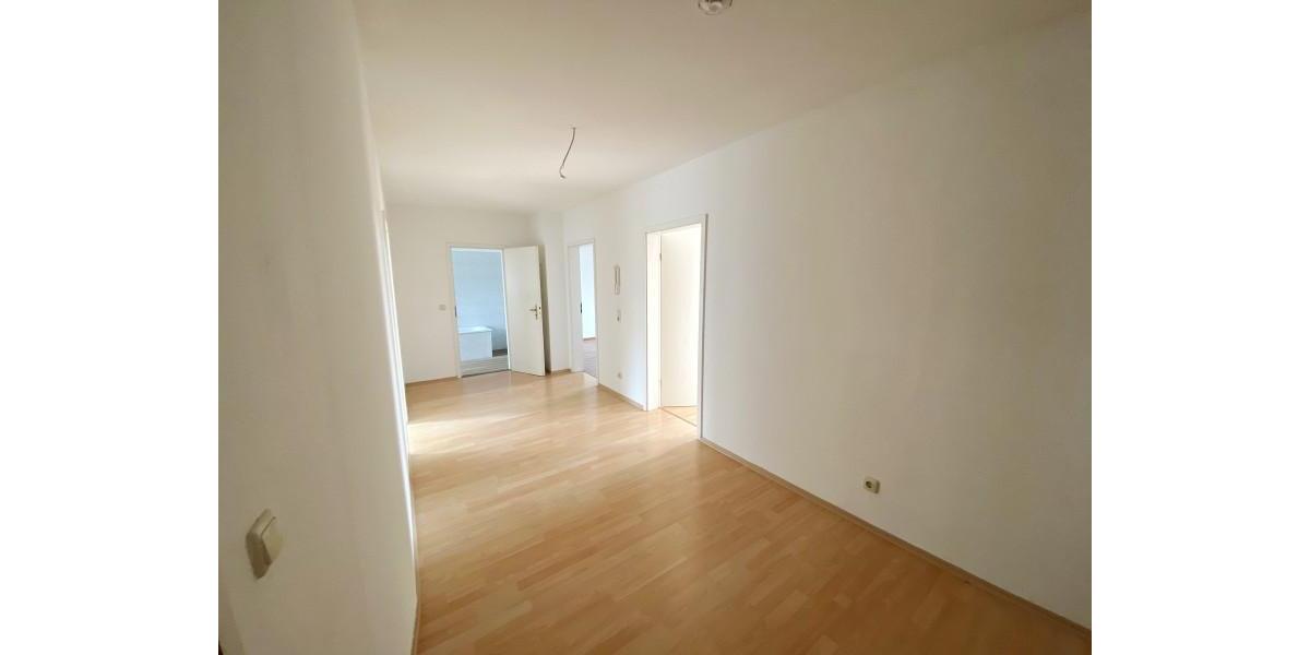 Etagenwohnung Plauen - 2 Zimmer, 71 m&sup2;, 375&euro; | Angebot:25363730