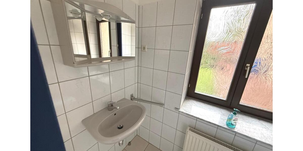 Erdgeschoßwohnung Reichenbach im Vogtland - 2 Zimmer, 70 m&sup2;, 330&euro; | Angebot:21558276
