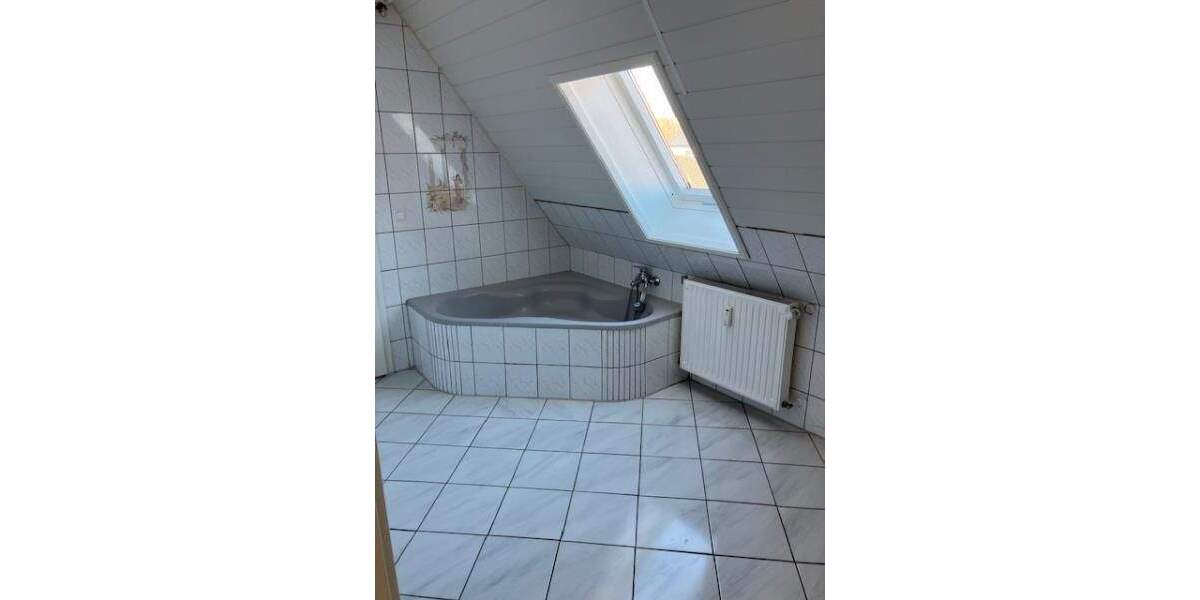 Etagenwohnung Reichenbach - 3 Zimmer, 63 m&sup2;, 265&euro; | Angebot:25662885