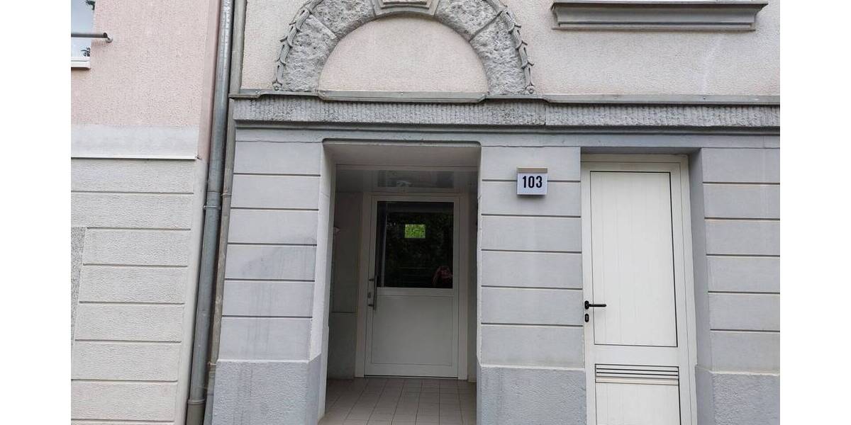 Etagenwohnung Plauen Preißelpöhl - 2 Zimmer, 69 m&sup2;, 55.600&euro; | Angebot:25747100