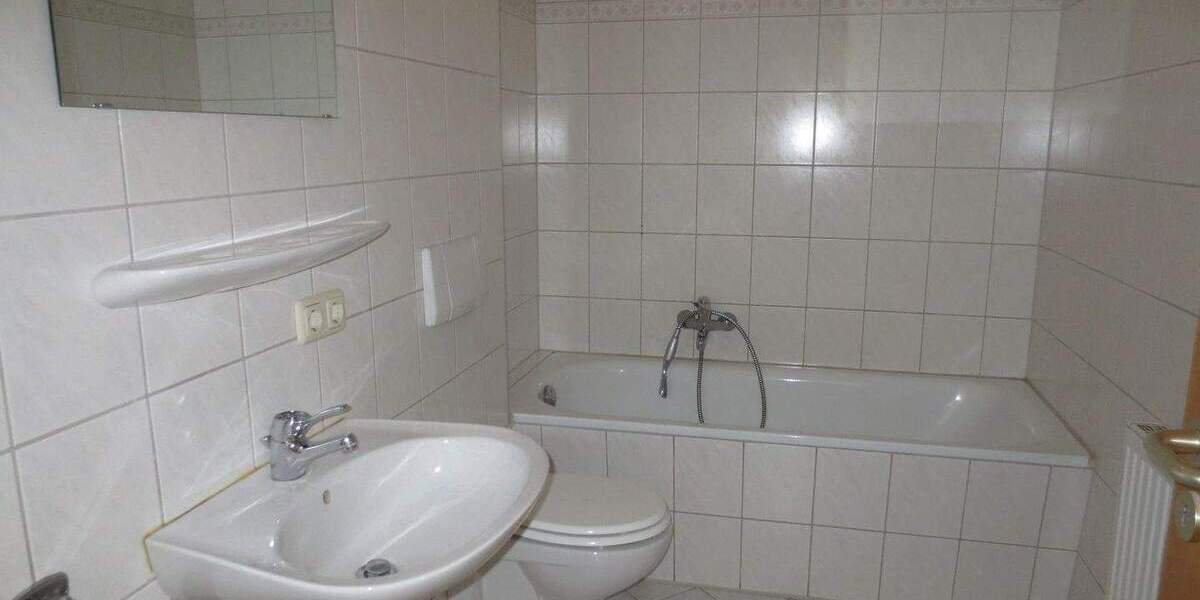 Etagenwohnung Plauen Stadtmitte - 2 Zimmer, 51 m&sup2;, 250&euro; | Angebot:25735508